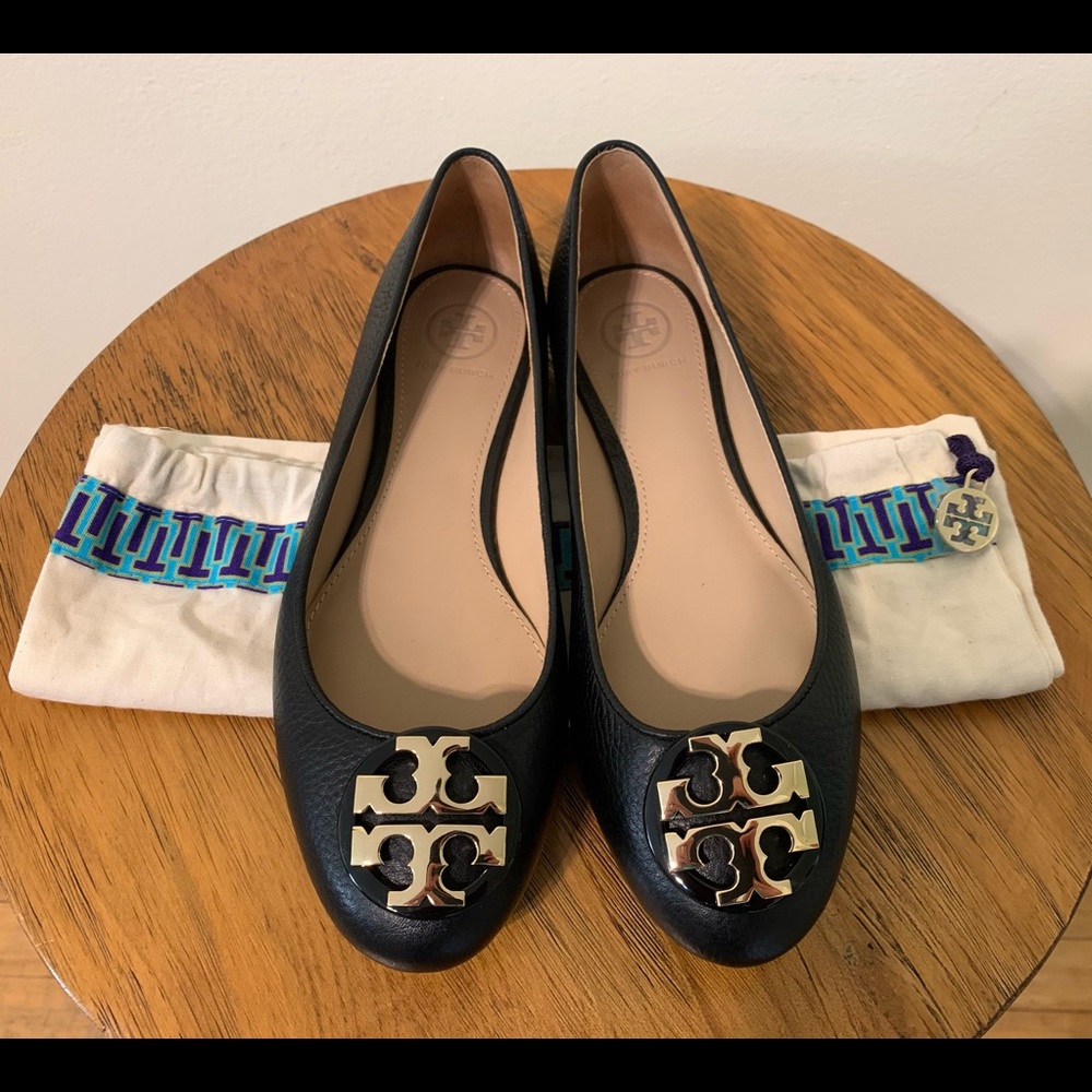 TORY BURCH: Black and gold ballet flat leather